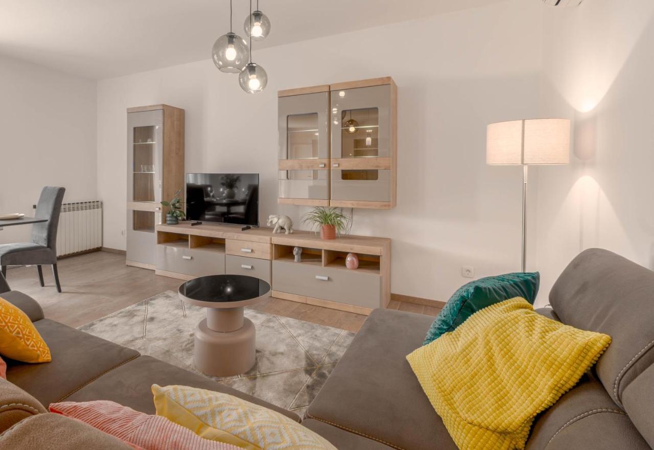 Newly Renovated Holiday Apartment Sirius Пореч Екстериор снимка