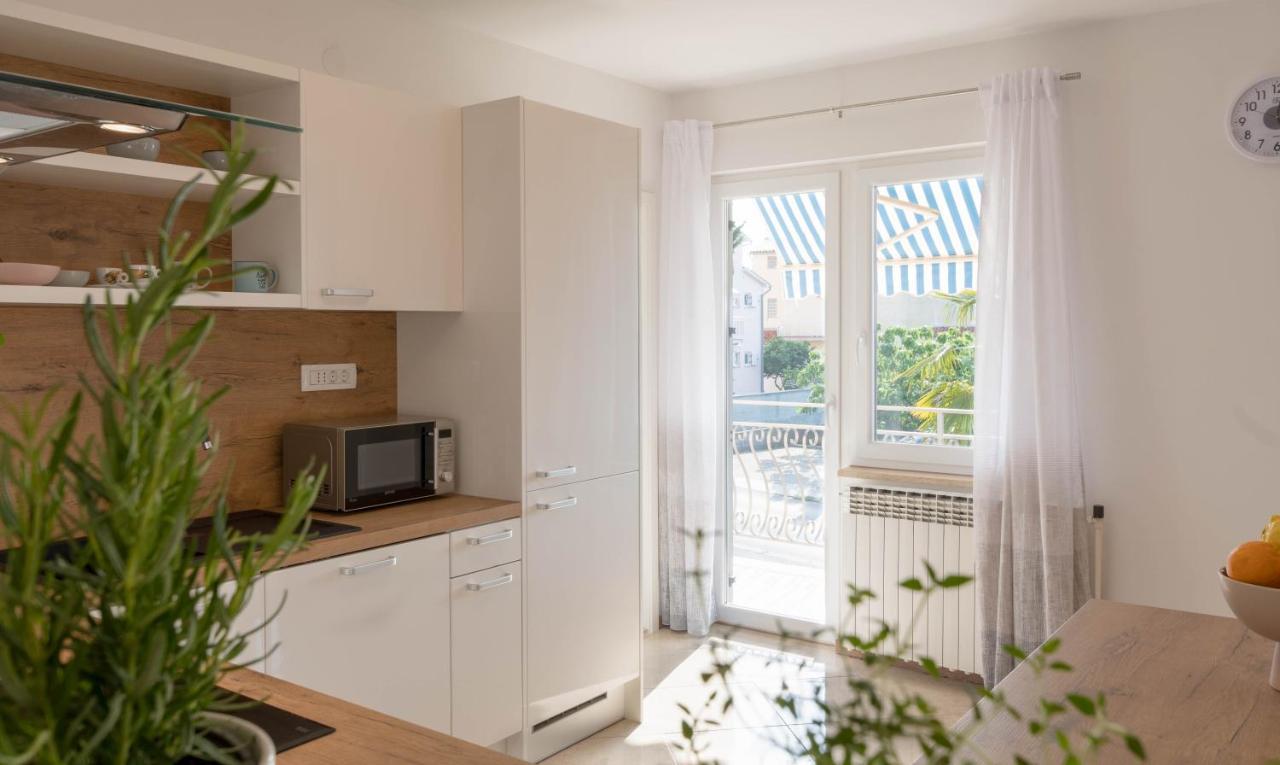 Newly Renovated Holiday Apartment Sirius Пореч Екстериор снимка