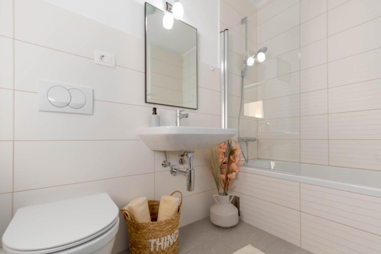 Newly Renovated Holiday Apartment Sirius Пореч Екстериор снимка