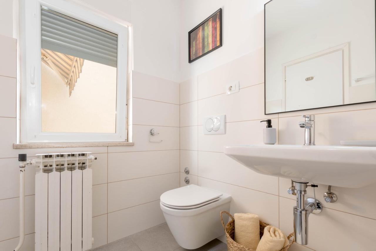 Newly Renovated Holiday Apartment Sirius Пореч Екстериор снимка